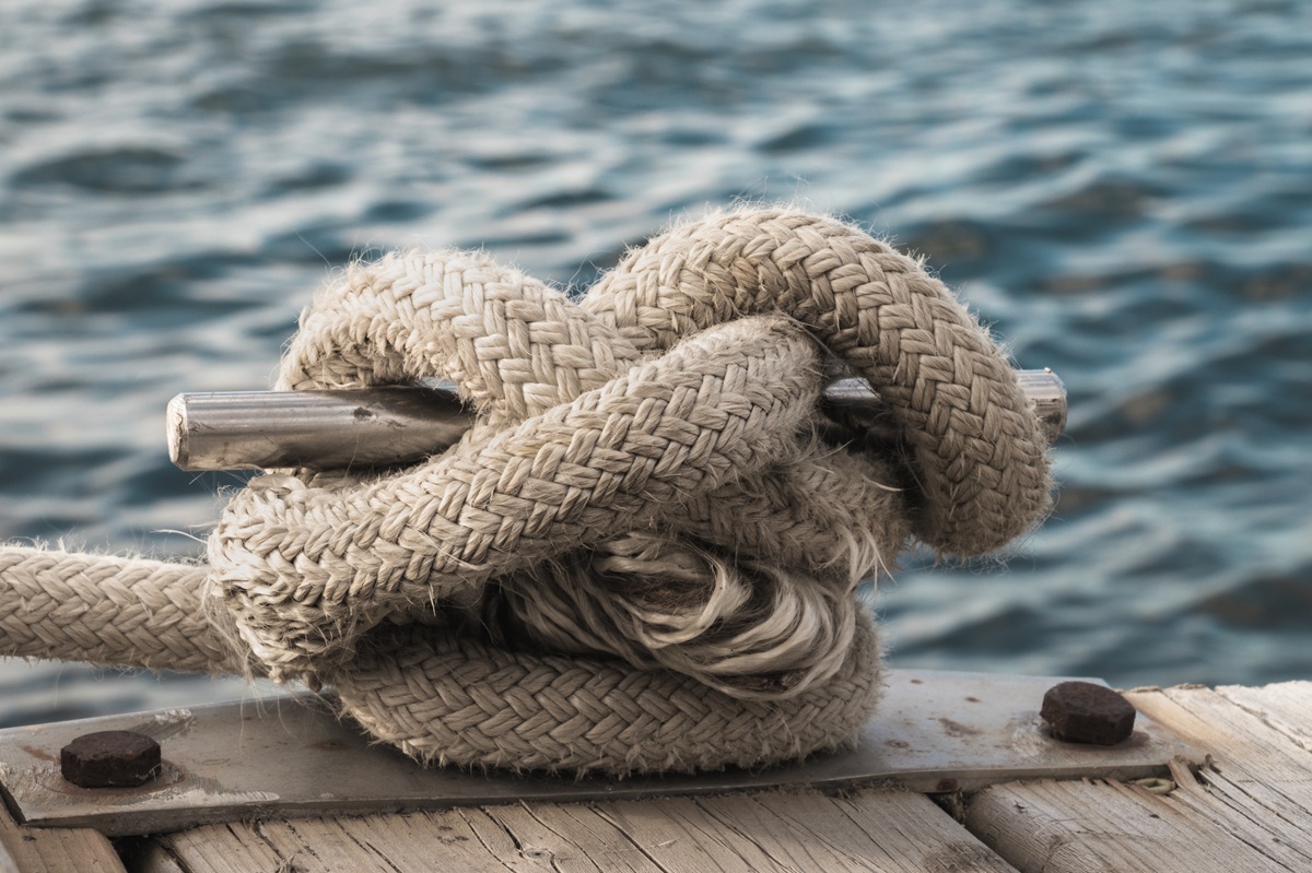 A frayed knot representing a feeling of stress and anxiety